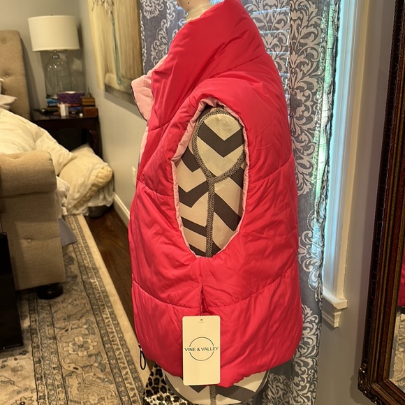 Reversible pink puffer vest medium NWT - Picture 2 of 6